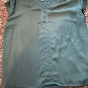 Fortune & Ivy green top, XL